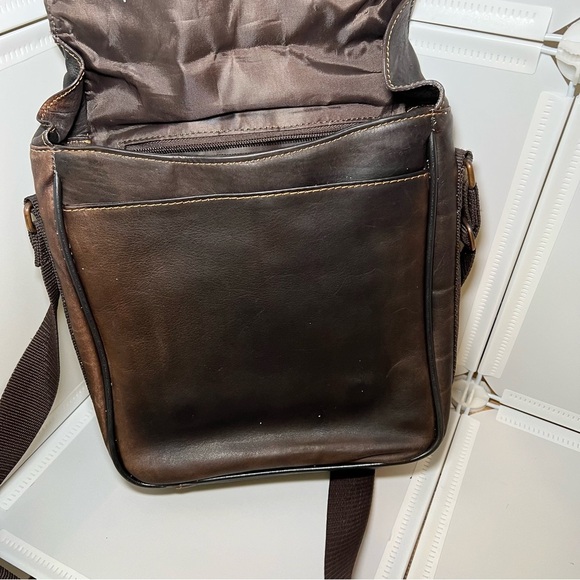 Vintage Wilsons Leather Crossbody Satchel Bag in Brown - Picture 7 of 14